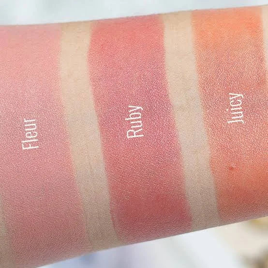 PiXI On the Glow Stick Blush ( Ruby )